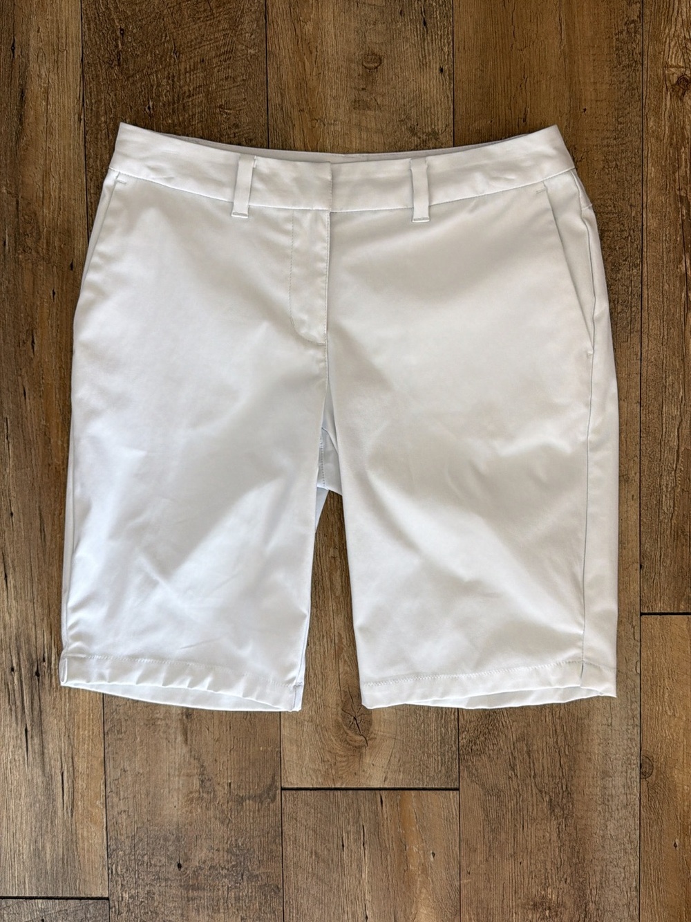 Nike Golf Tour White Performance Dri-Fit Shorts - Women’s Size 2